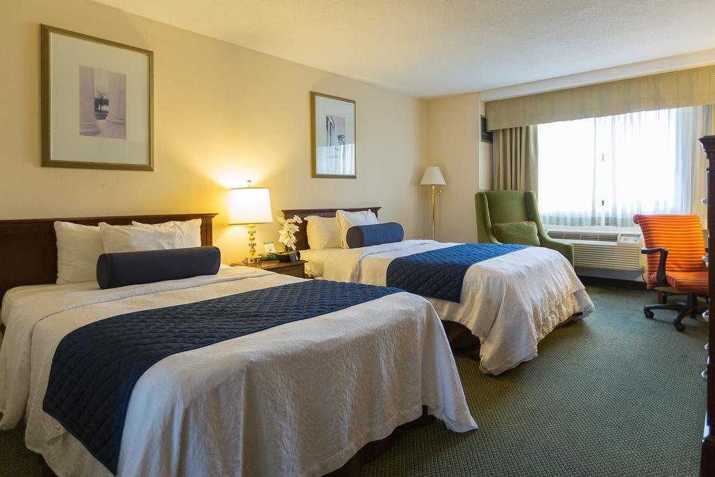 Capital Plaza Hotel Frankfort Buitenkant foto