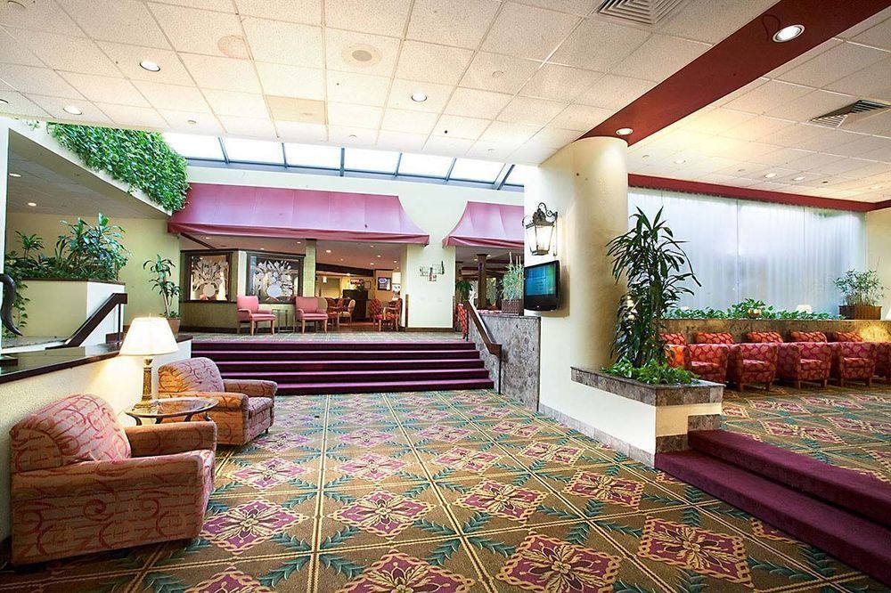 Capital Plaza Hotel Frankfort Buitenkant foto