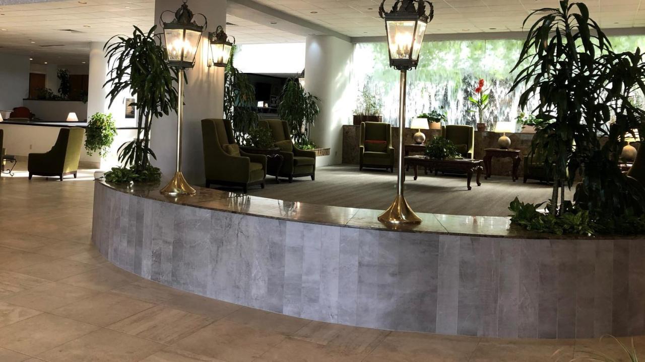 Capital Plaza Hotel Frankfort Buitenkant foto